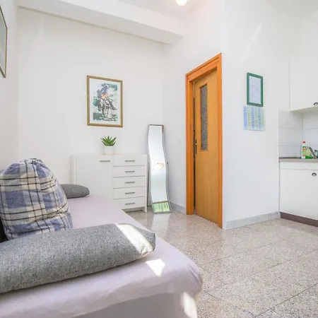 アパート Jadranka