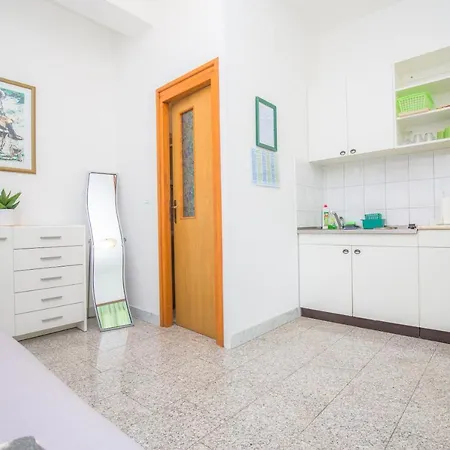 Apartment Jadranka Primosten