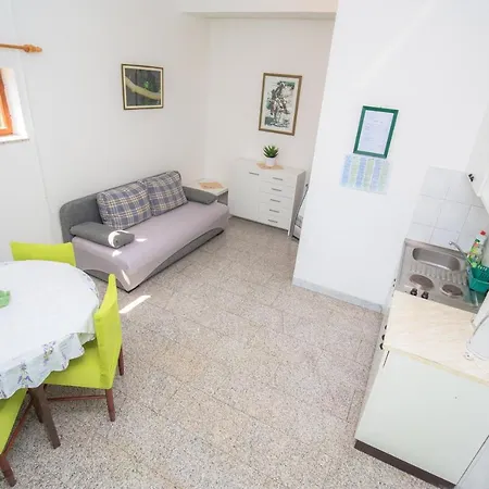 Apartment Jadranka Primosten