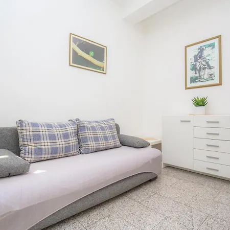 Apartment Jadranka Primosten